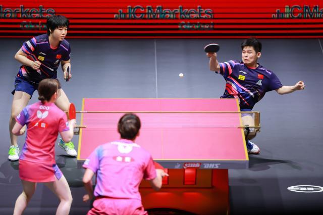 （体育）（13）乒乓球——世乒赛：林诗栋_蒯曼无缘混双半决赛XxjpseC007245_20250521_PEPFN0A001.jpg